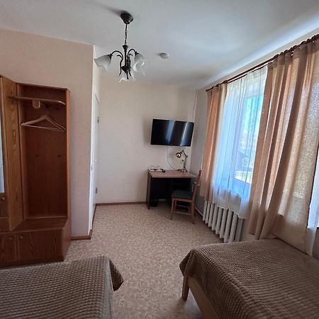 Radi Hotel Brocēni Buitenkant foto