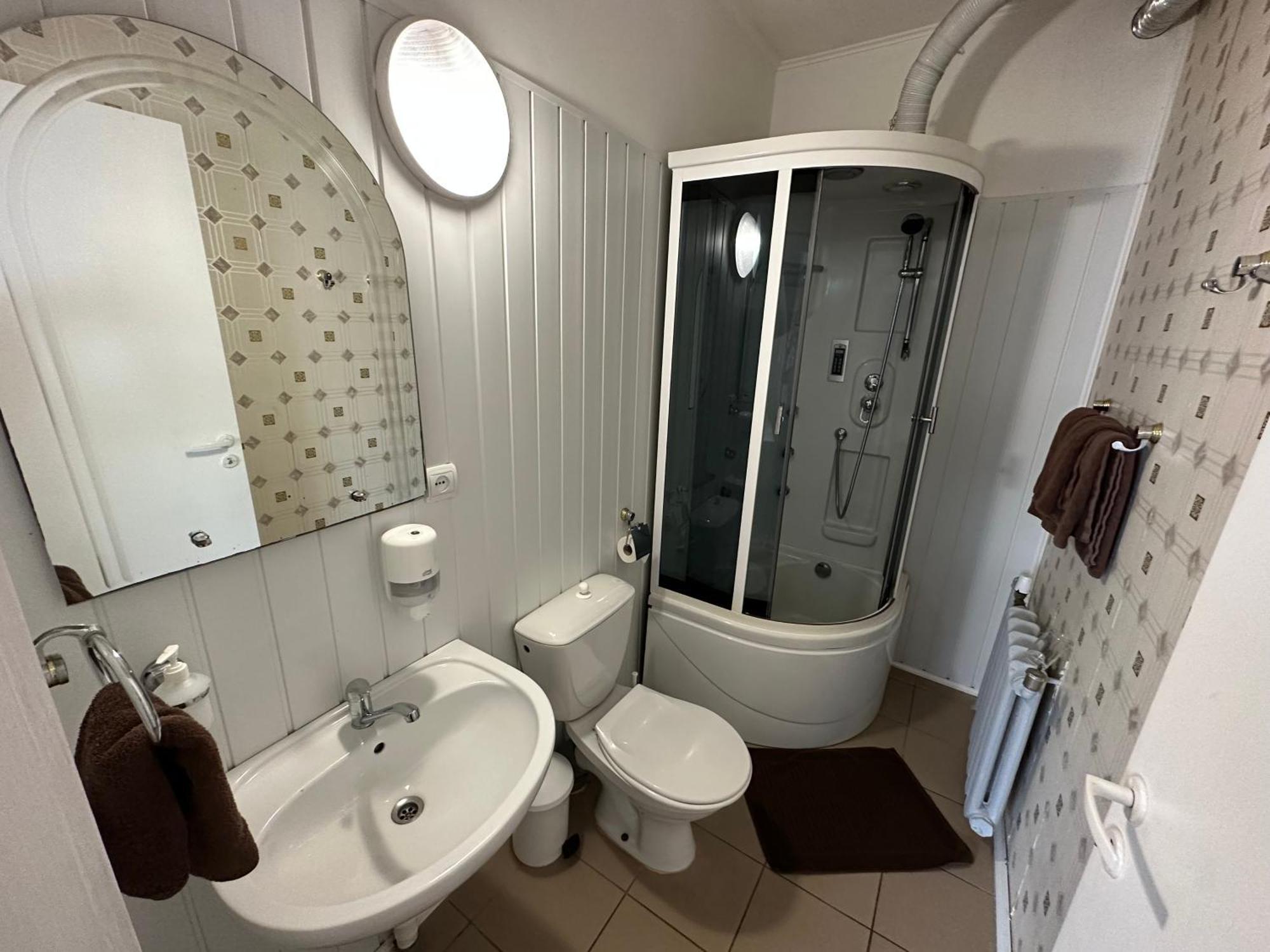 Radi Hotel Brocēni Buitenkant foto