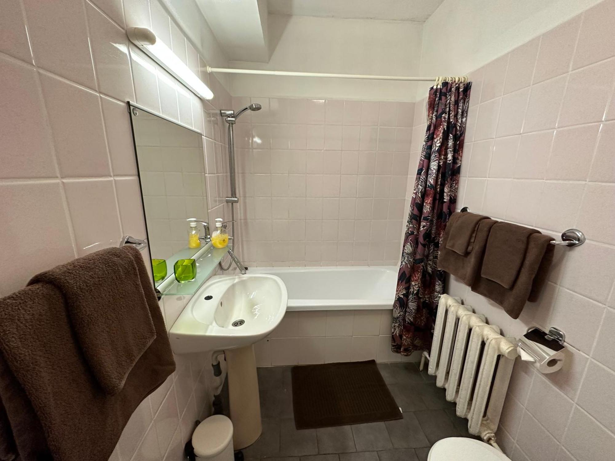 Radi Hotel Brocēni Buitenkant foto