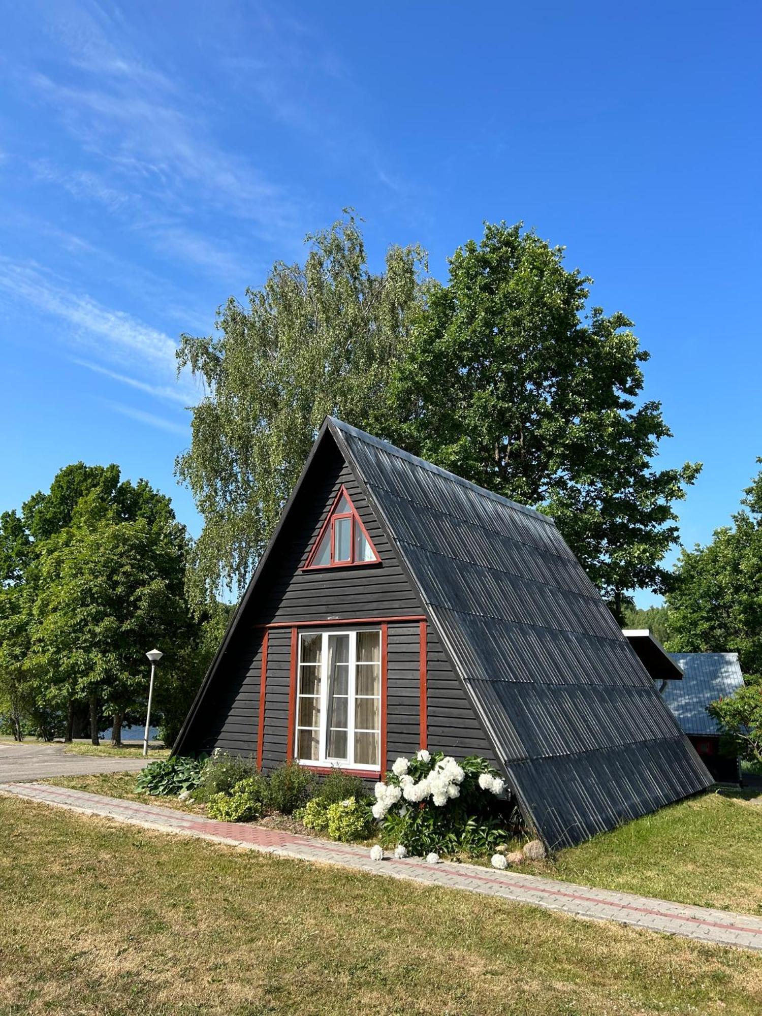 Radi Hotel Brocēni Buitenkant foto
