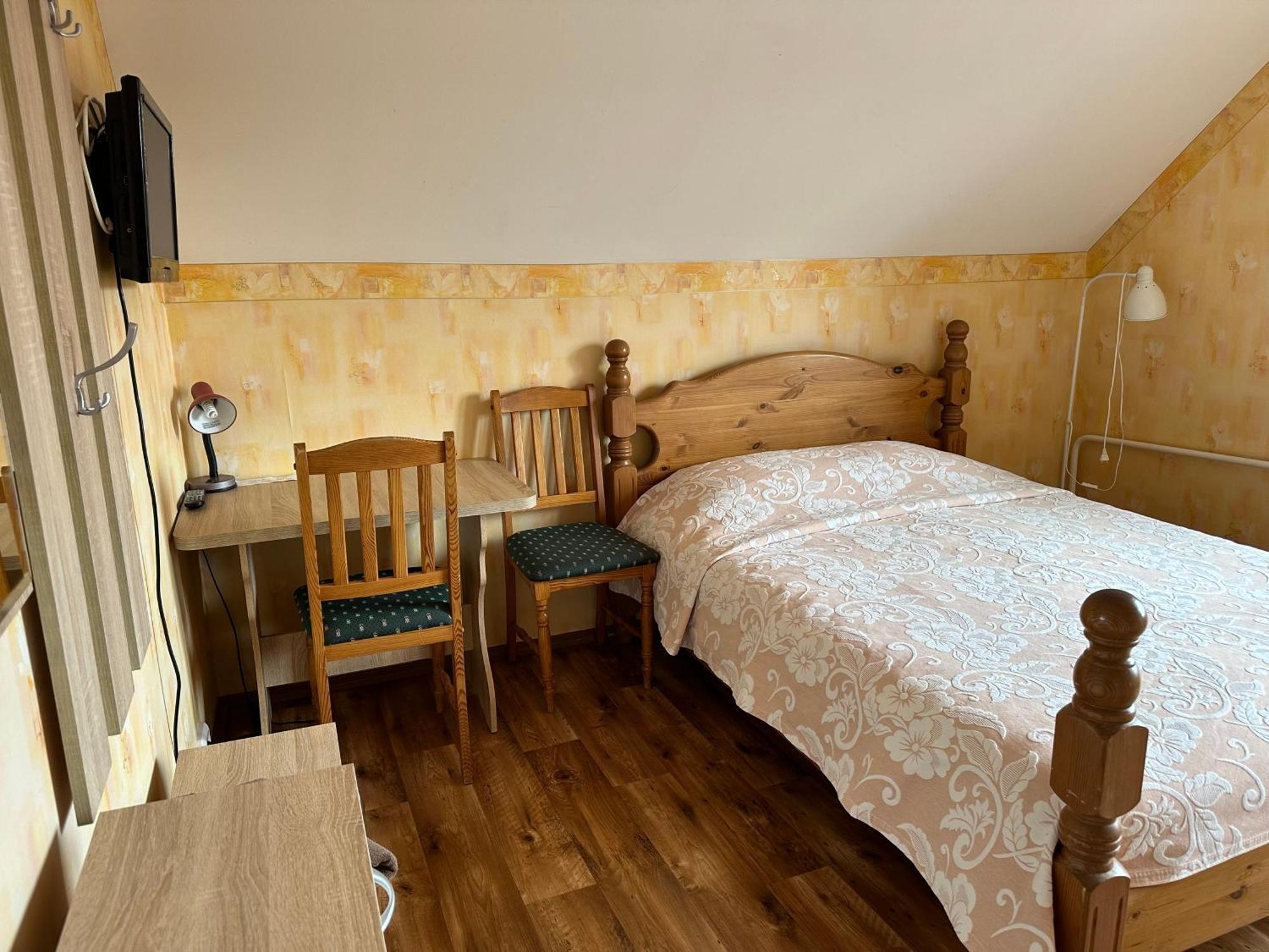 Radi Hotel Brocēni Buitenkant foto