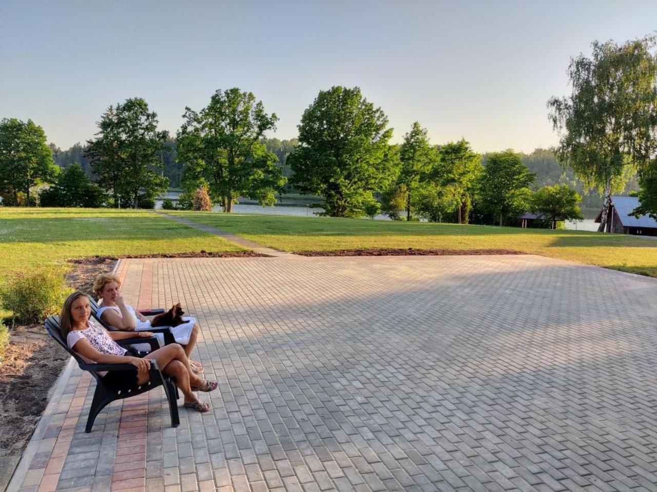 Radi Hotel Brocēni Buitenkant foto