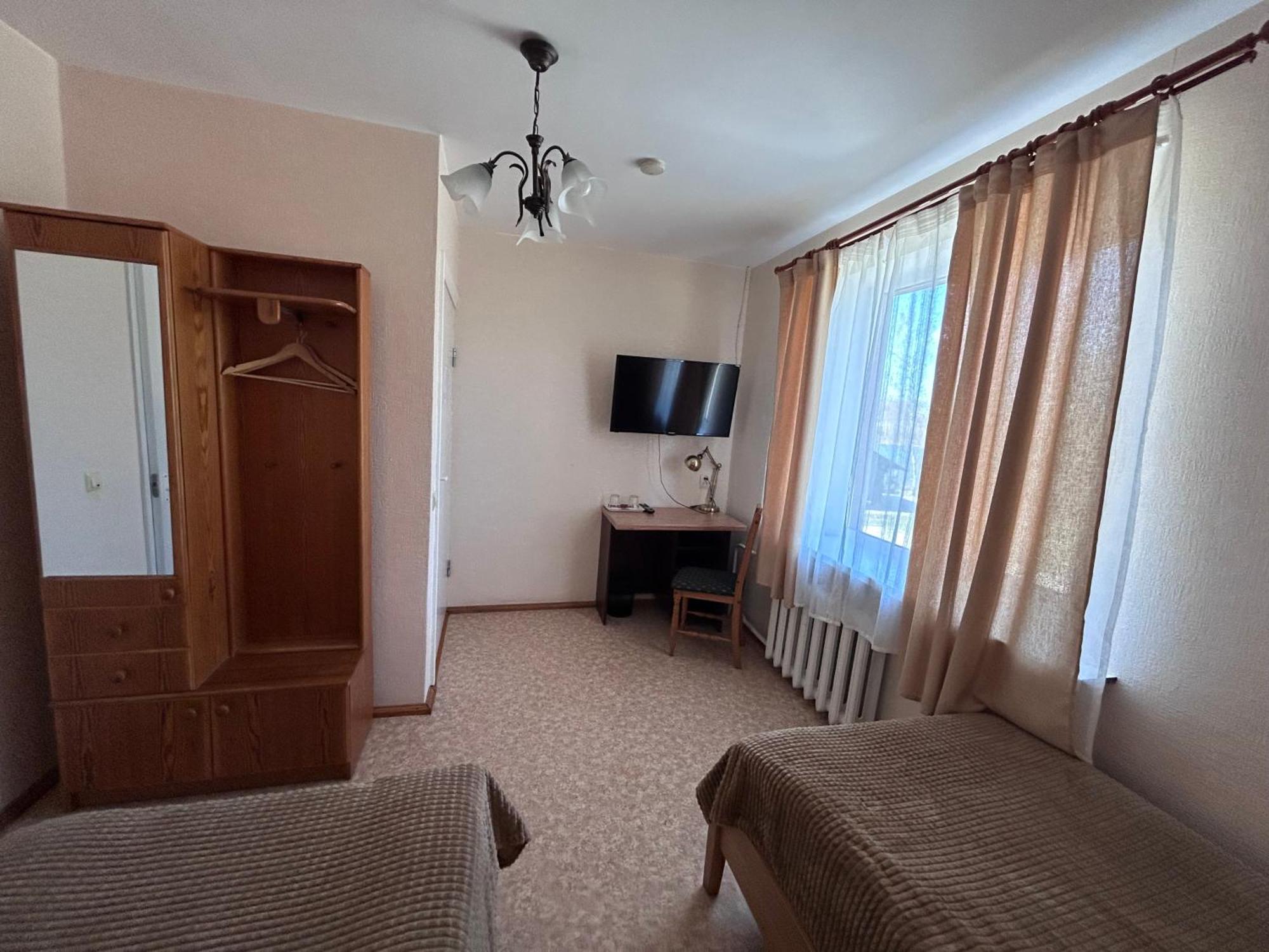 Radi Hotel Brocēni Buitenkant foto