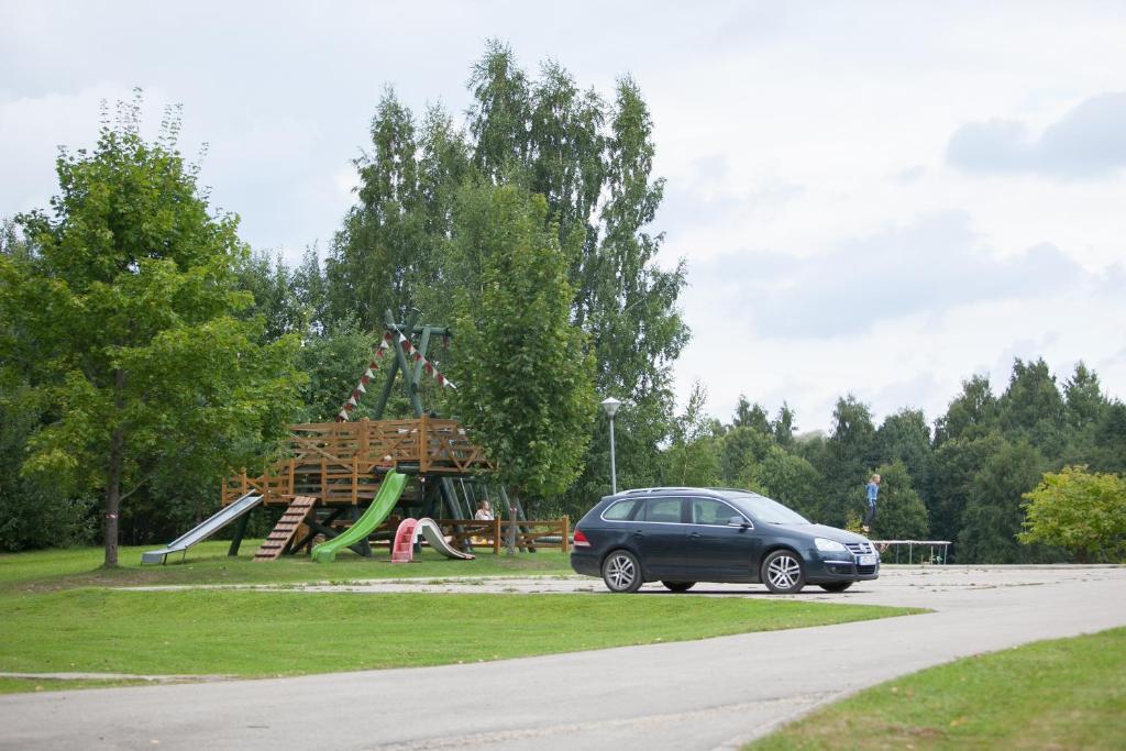 Radi Hotel Brocēni Buitenkant foto